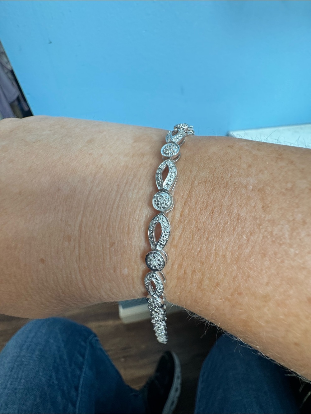 Elegant Sterling Silver Natural Diamonds Link Bracelet - Size 7-1/2”